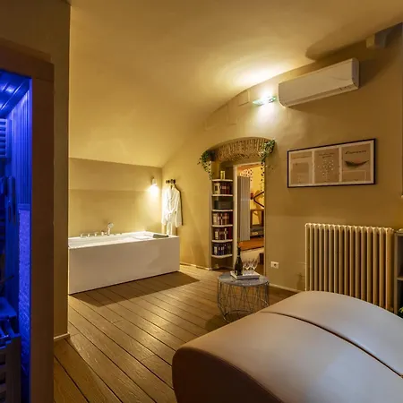 Romac Coronari With Gym, Sauna And Garden Apartment *